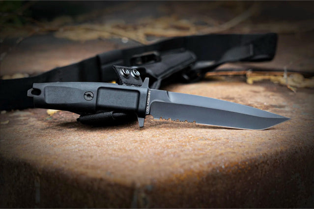 Couteau fixe Extrema Ratio COL MOSCHIN noir avec lame en acier Böhler N690 et étui tactique MOLLE compatible